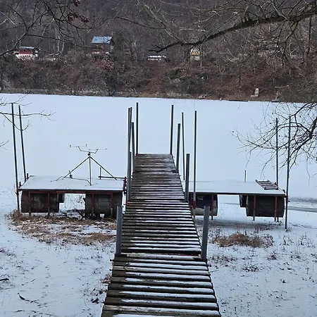 U Mravence Апартаменты Stary Petrin